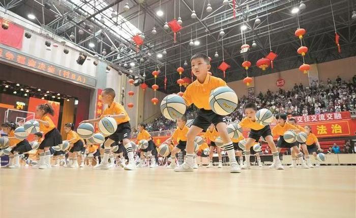 “村BA”的舞臺 永遠(yuǎn)熱血沸騰